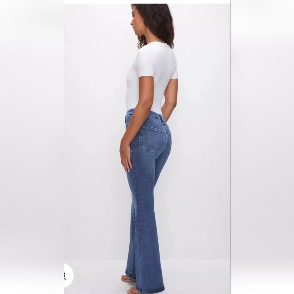 Good American Jeans Power Stretch Pull On Flare Leg Stretch Denim 2 - Picture 3 of 5